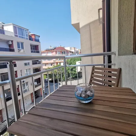 One-bedroom In דירה *