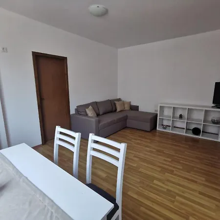 One-bedroom In Apartment
